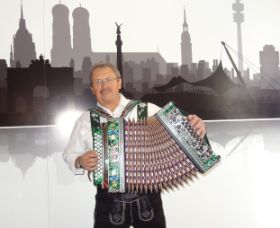 Albert Hacker Pschorr.jpg